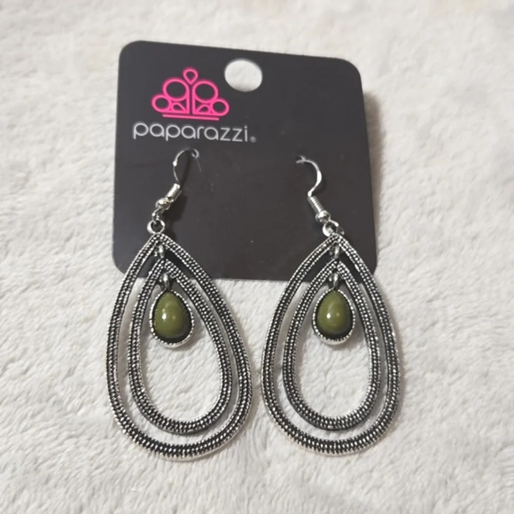 paparazzi Jewelry - #416 NWT Paparazzi Earrings - Drops of Color - Green